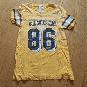 VS Pink Collegiate Collection University of Michigan Vintage Look Baseball Tee S